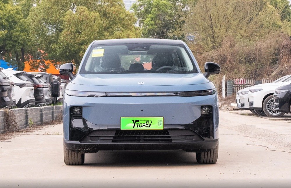 imgi_2_leapmotor(2) 2026 Leapmotor B10– China Export Vehicle | Chinese Cars in Uzbekistan For Sale - Image 1